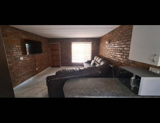 2 BEDROOM PROPERTY TO RENT IN ELSPARK